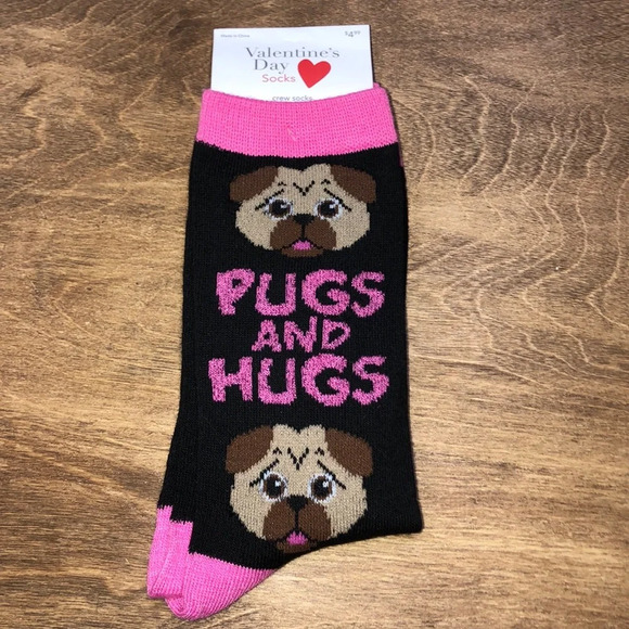 None Accessories - Valentines Day NWT pugs and hugs socks size 4-10